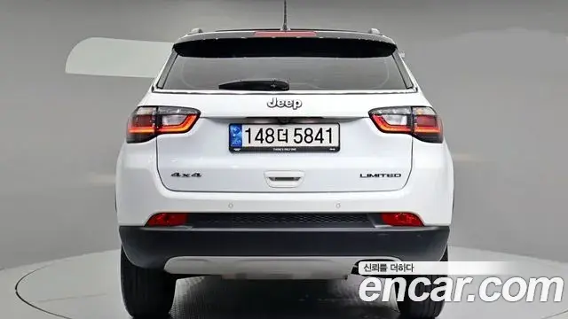 Jeep Compass 2022 — Photo 19/20