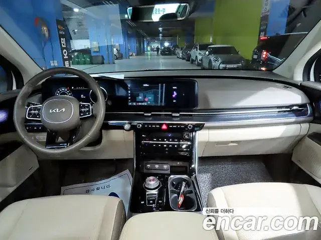 Kia Carnival 2023 — ფოტო 20/20