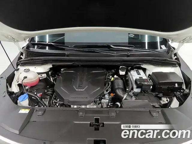 Kia Carnival 2023 — ფოტო 17/20