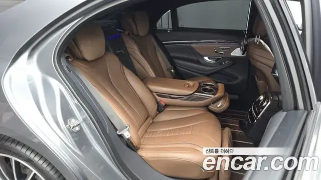 Mercedes-Benz S-Class 2018 — Photo 20/40
