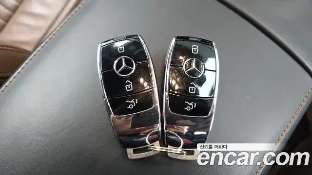 Mercedes-Benz S-Class 2018 — Photo 21/40