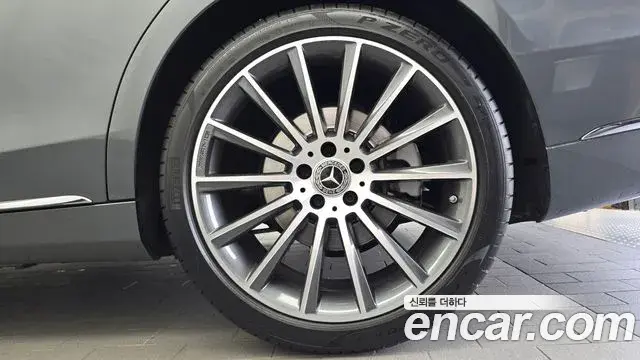 Mercedes-Benz S-Class 2018 — Photo 14/40