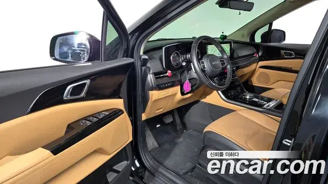 Kia Carnival 2022 — Şəkil 17/30
