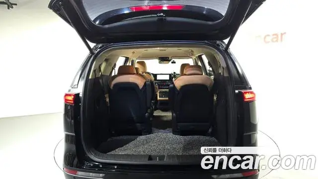 Kia Carnival 2022 — Şəkil 21/30