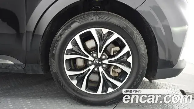 Kia Carnival 2022 — Şəkil 13/30