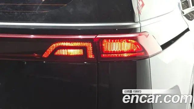 Kia Carnival 2022 — Şəkil 22/30