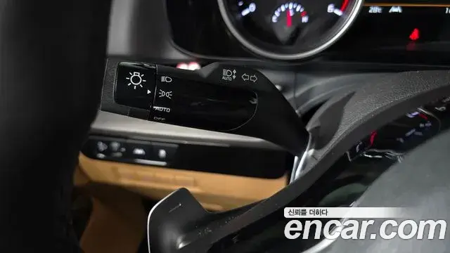 Kia Carnival 2022 — Şəkil 24/30