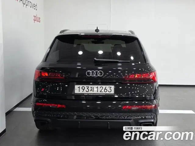 Audi Q7 2025 — ფოტო 10/20