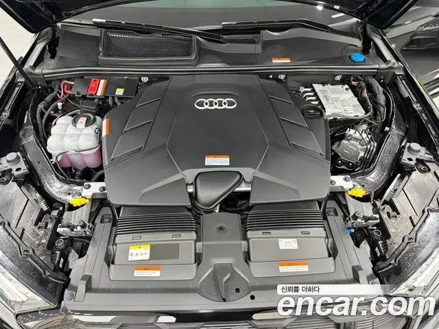 Audi Q7 2025 — ფოტო 2/20