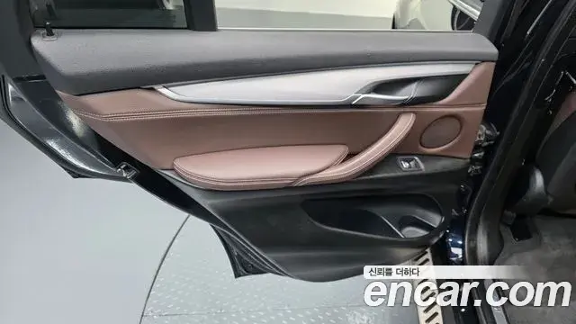BMW X5 2018 — Şəkil 21/33