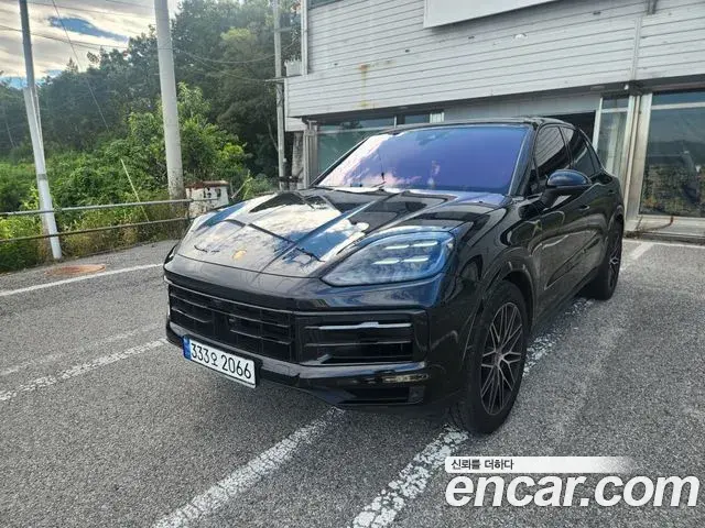 Porsche Cayenne 2024 — Photo 2/20