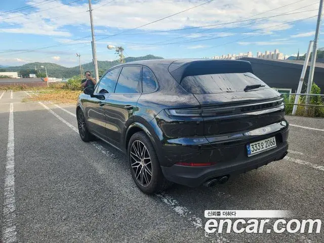 Porsche Cayenne 2024 — Photo 4/20