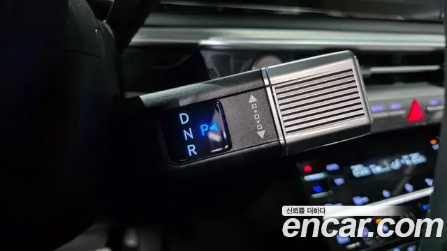 Hyundai Grandeur Hybrid 2023 — ფოტო 8/20