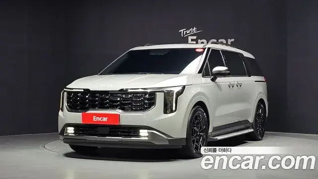 Kia Carnival 2024 — Şəkil 25/33