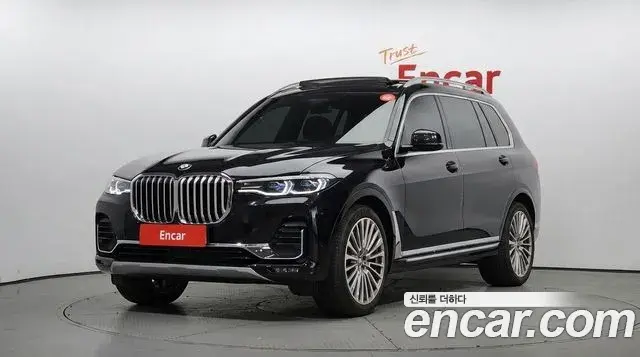 BMW X7 2022 — Фото 1/20