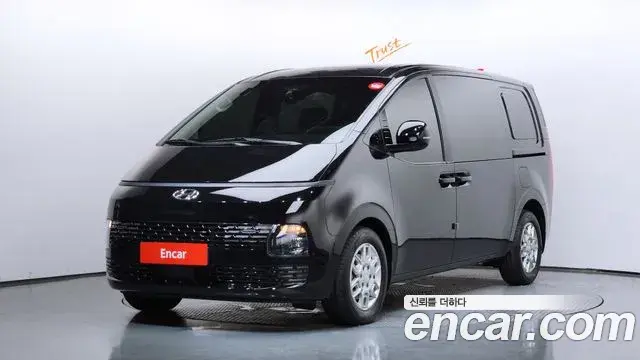 Hyundai Staria 2023 — Фото 1/20