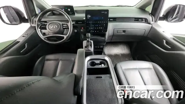 Hyundai Staria 2023 — Фото 7/20
