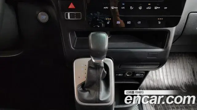 Hyundai Staria 2023 — Фото 9/20