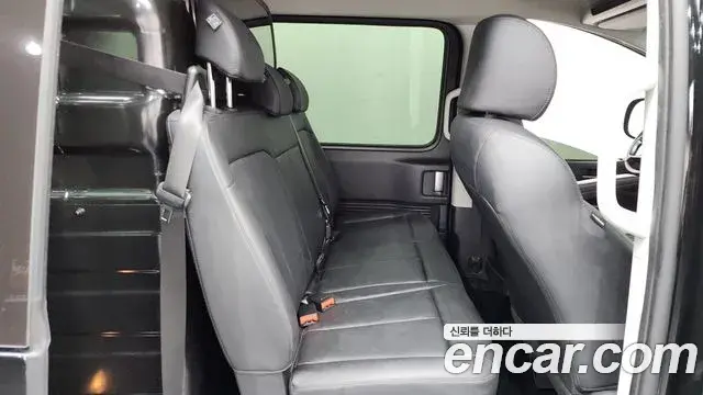 Hyundai Staria 2023 — Фото 11/20