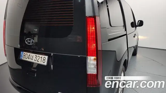 Hyundai Staria 2023 — Şəkil 29/32