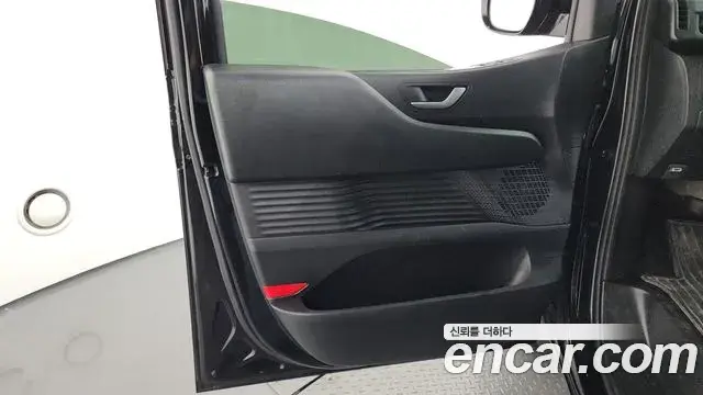 Hyundai Staria 2023 — Şəkil 14/32