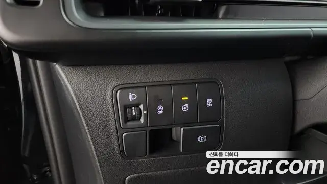 Hyundai Staria 2023 — Şəkil 24/32