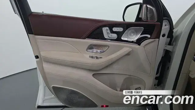 Mercedes-Benz GLS-Class 2023 — ფოტო 28/32