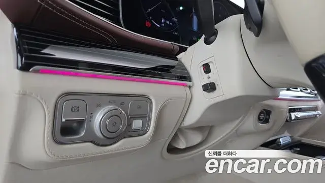 Mercedes-Benz GLS-Class 2023 — ფოტო 24/32