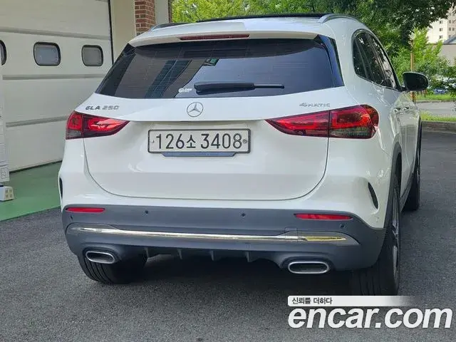 Mercedes-Benz GLA-Class 2023 — Фото 4/20