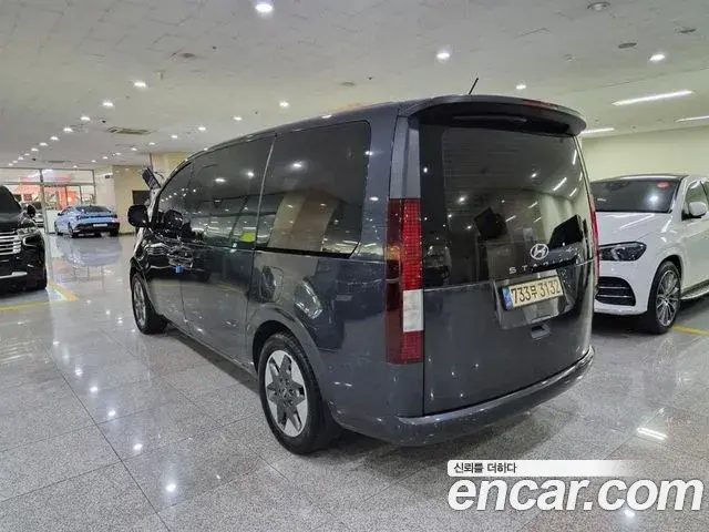 Hyundai Staria 2022 — Фото 2/18