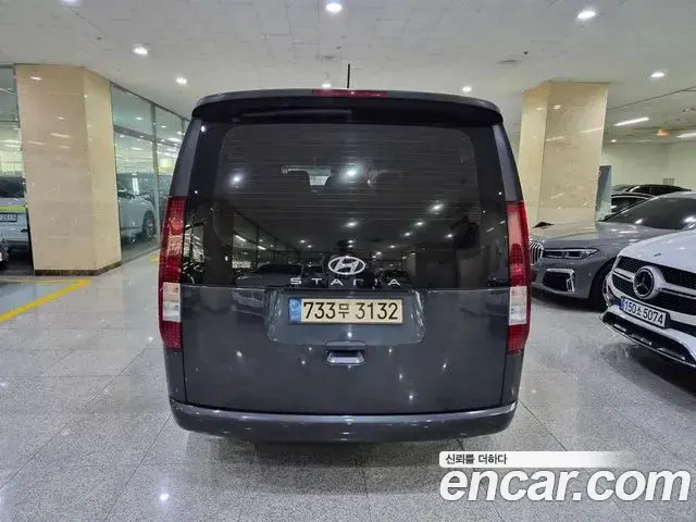 Hyundai Staria 2022 — Фото 3/18