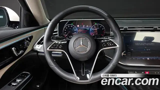 Mercedes-Benz E-Class 2024 — Фото 13/20