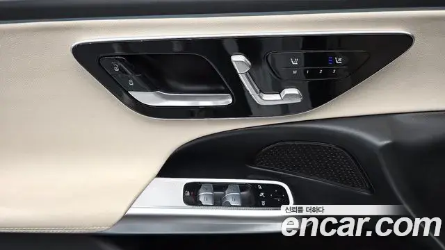 Mercedes-Benz E-Class 2024 — Фото 18/20