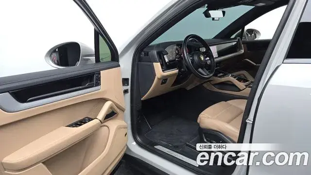 Porsche Cayenne 2023 — Şəkil 17/36