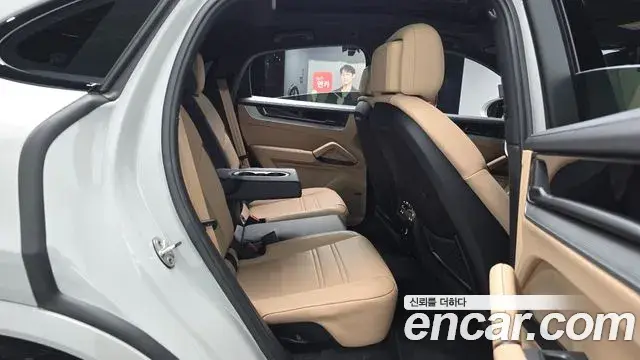 Porsche Cayenne 2023 — Şəkil 14/36