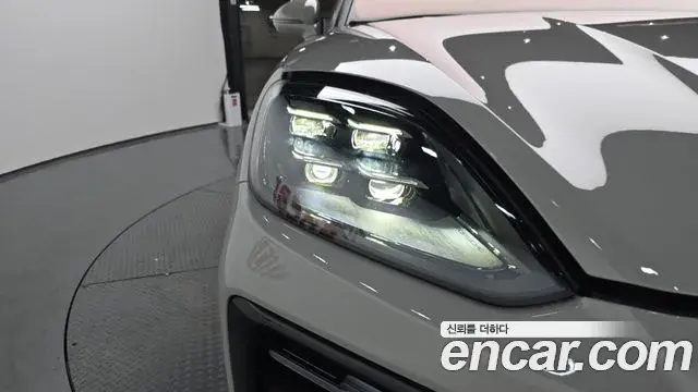 Porsche Cayenne 2023 — Şəkil 13/36