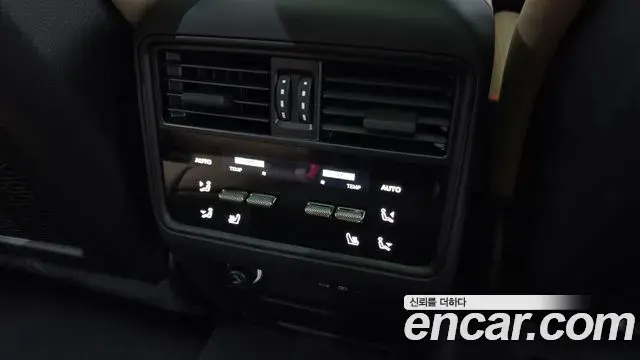 Porsche Cayenne 2023 — Şəkil 22/36