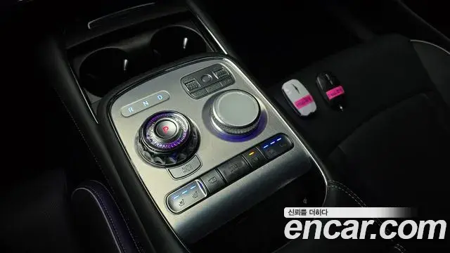 Genesis G90 2023 — ფოტო 31/32