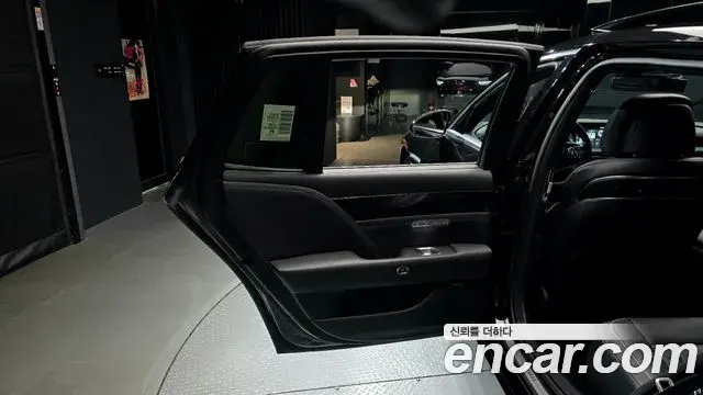 Genesis G90 2023 — ფოტო 29/32