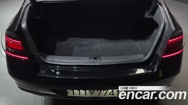 Genesis G90 2023 — ფოტო 22/32