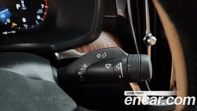 Volvo S60 2021 — Şəkil 31/34