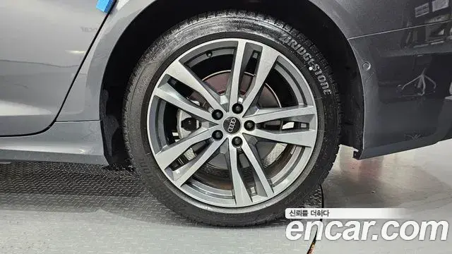 Audi A6 2023 — Photo 9/34