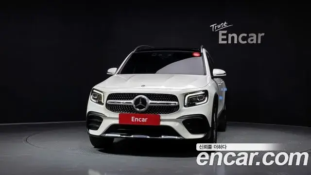 Mercedes-Benz GLB-Class 2022 — Şəkil 14/32