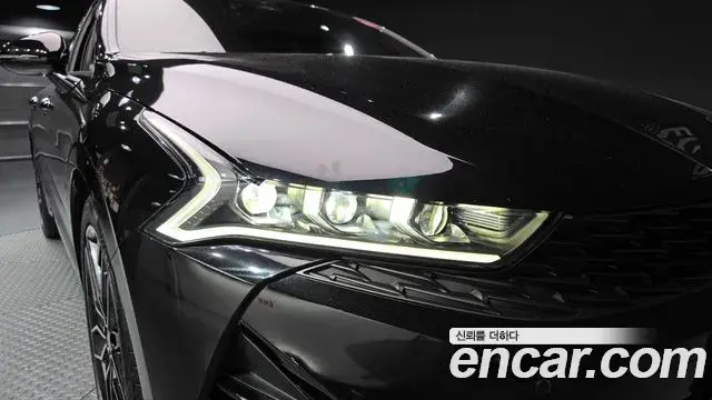 Kia K5 2023 — Şəkil 16/30