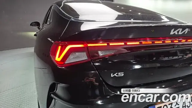 Kia K5 2023 — Şəkil 1/30