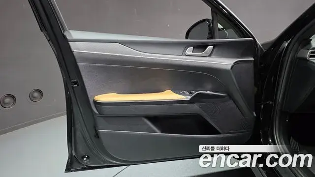 Kia K5 2023 — Şəkil 19/30