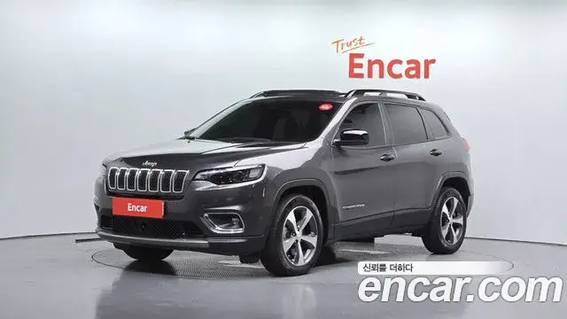 Jeep Cherokee 2022 — Photo 28/30