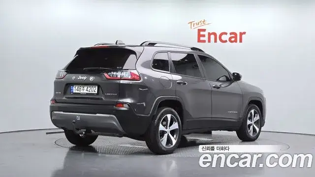 Jeep Cherokee 2022 — Photo 27/30