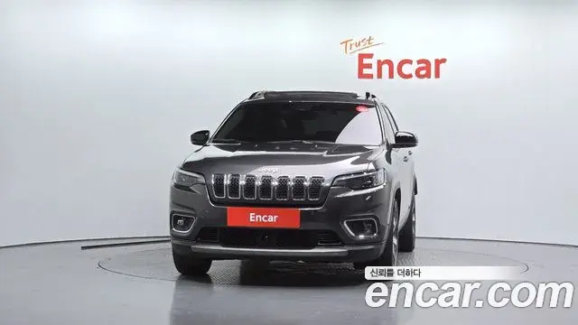 Jeep Cherokee 2022 — Photo 17/30