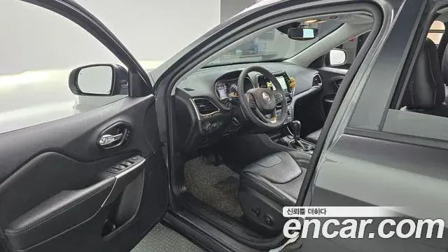 Jeep Cherokee 2022 — Photo 5/30